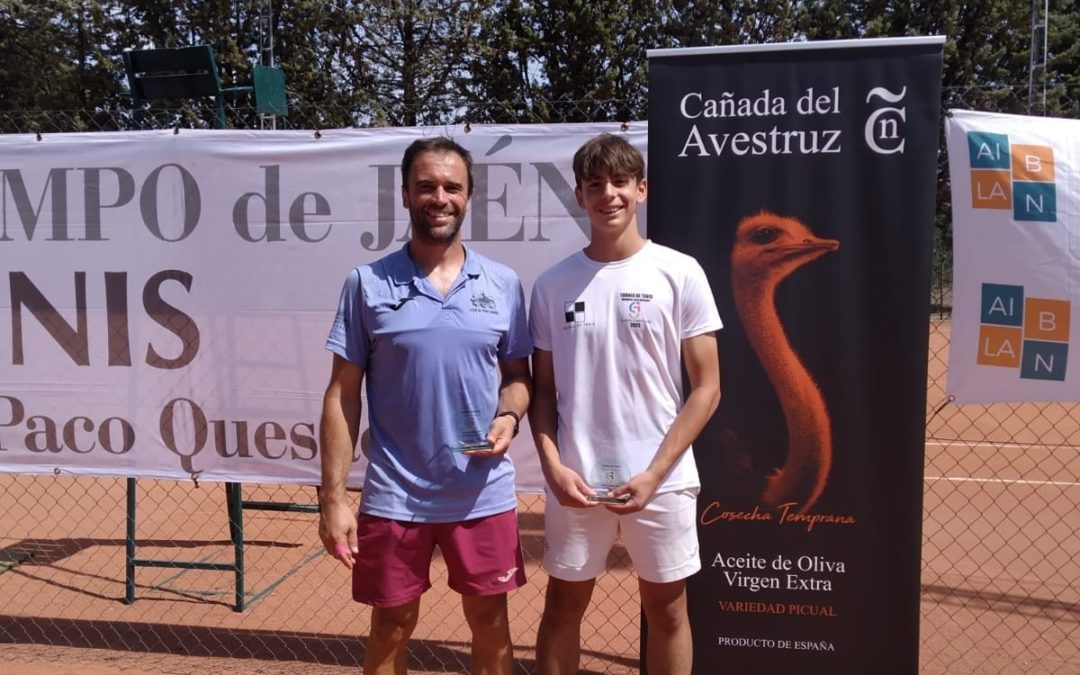 Diego Idáñez del Club de Tenis Linares conquista el  XXXIX Torneo Memorial Paco Quesada.