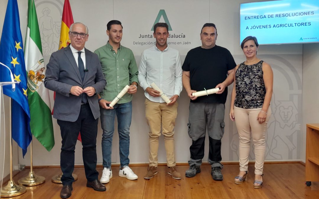 El delegado del Gobierno destaca el compromiso de la Junta con la incorporación de los jóvenes al sector agrícola