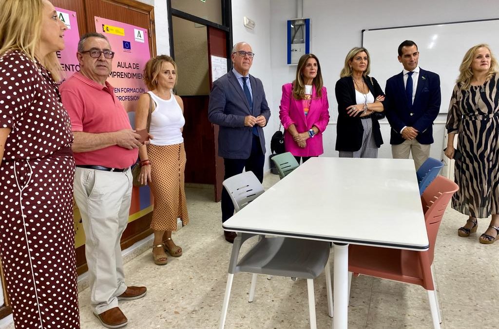 El delegado del Gobierno subraya el compromiso de la Junta con la educación de excelencia en la provincia