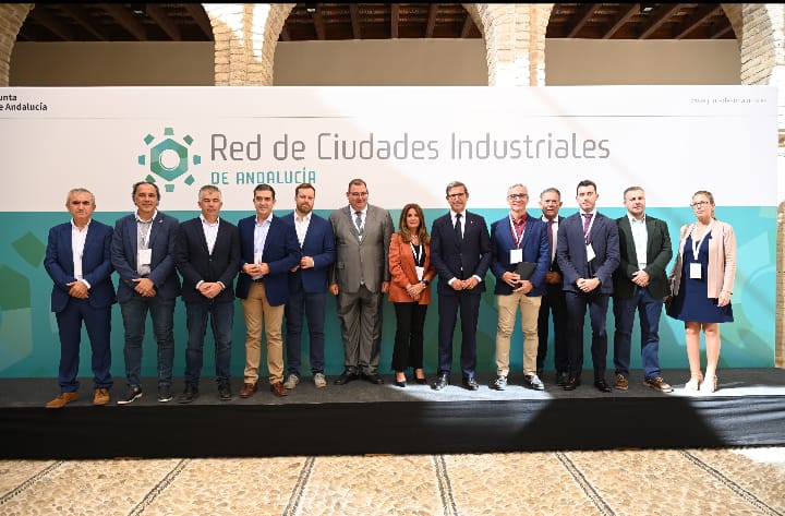 La alcaldesa destaca la presencia de Linares en la Red de Ciudades Industriales para impulsar la revitalización del sector, la atracción de inversiones y la generación de empleo