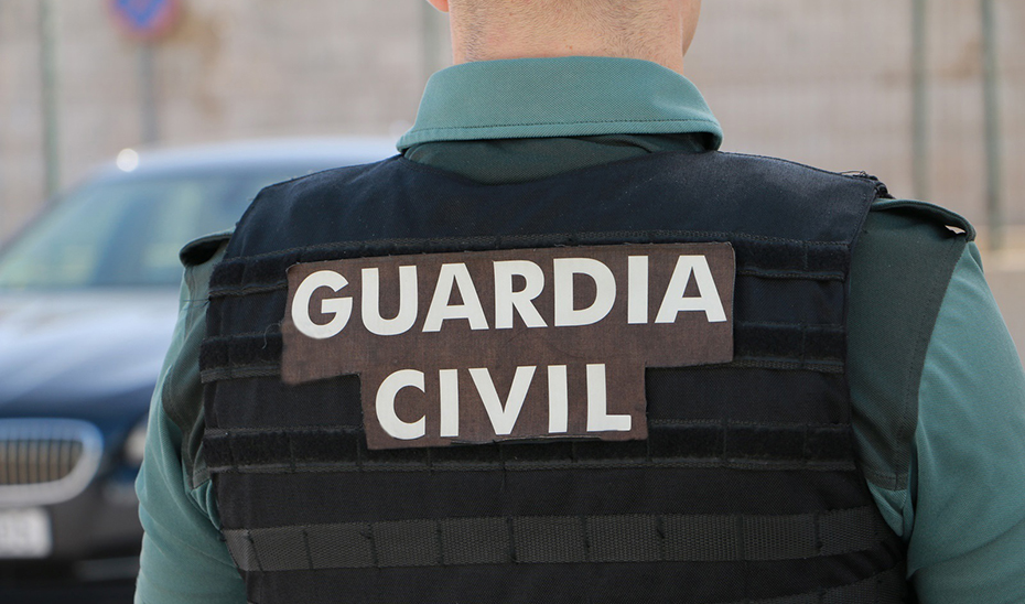 La Guardia Civil, rescata el cuerpo de una persona fallecida en el barranco de La Bolera.