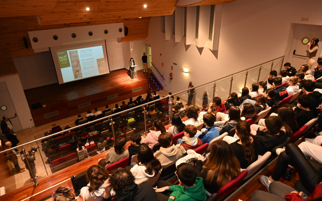 2000 alumnos de centros educativos de Linares participan en el I Otoño Cultural