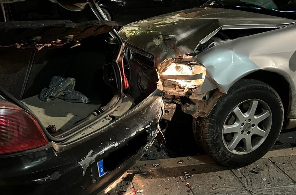 Localizado en Andújar el conductor de un vehículo que colisionó con otros dos aparcados y se dio a la fuga