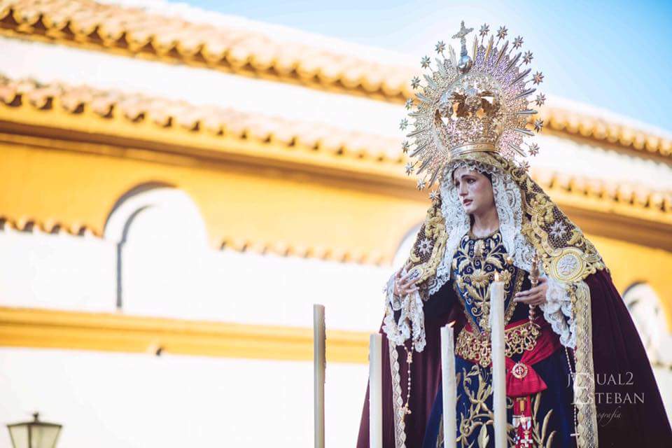 Mañana procesiona por las calles de linares  el Rosario de la Aurora de la Hermandad del Prendimiento