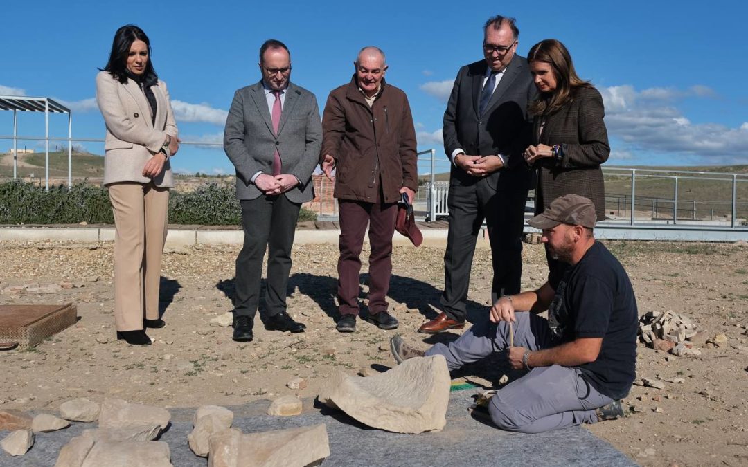 Bernal anuncia una partida de 150.000 euros en los Presupuestos de 2024 para excavaciones en el Conjunto Arqueológico de Cástulo