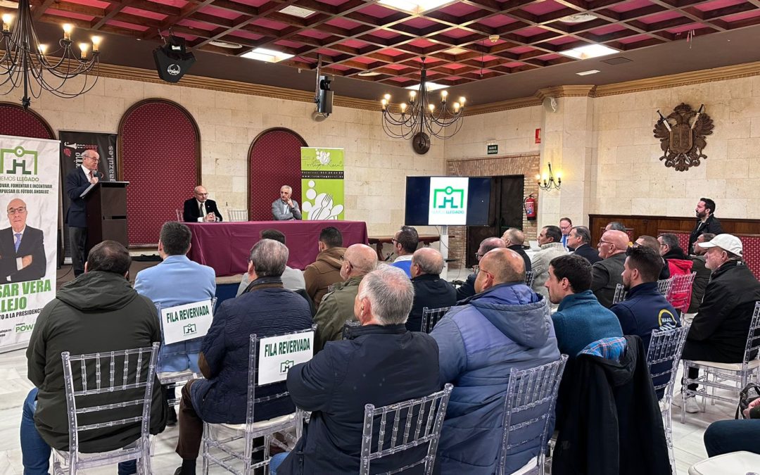 Rafael Núñez, presentado como candidato a la RFAF en Jaén dentro del equipo de César Vera