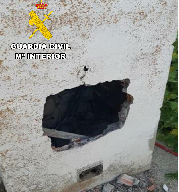 La Guardia Civil está investigado al presunto responsable de un delito de defraudación de fluido eléctrico.