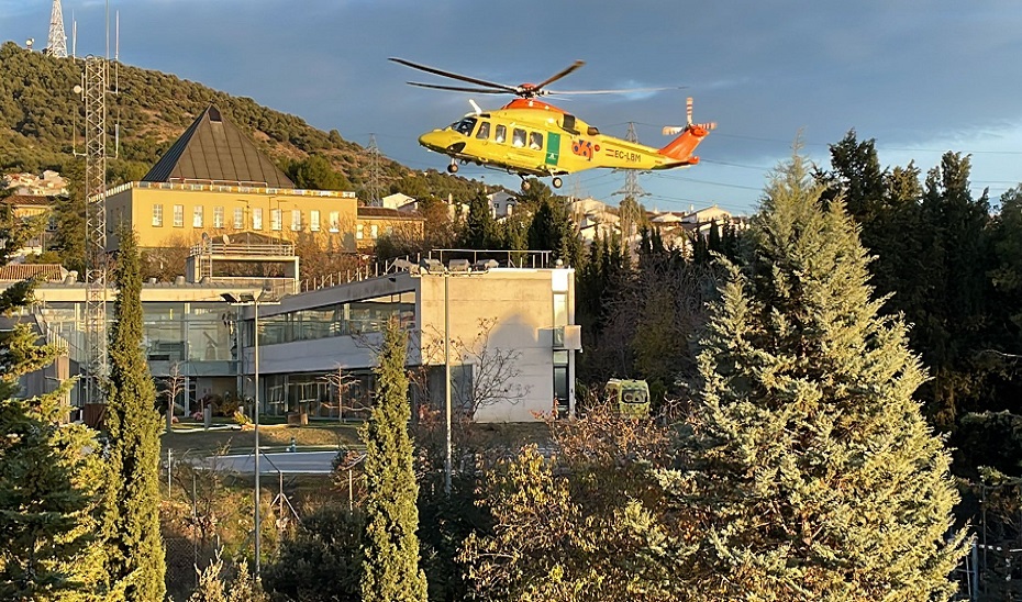 Evacuan en helicóptero a un herido grave tras un accidente con una mula mecánica en Villanueva