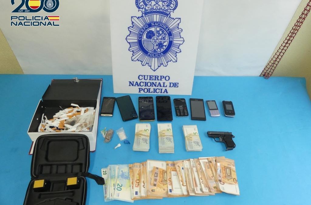 La Policía Nacional detiene en Linares a un varón y a una mujer como presuntos autores un delito de tenencia ilícita de armas