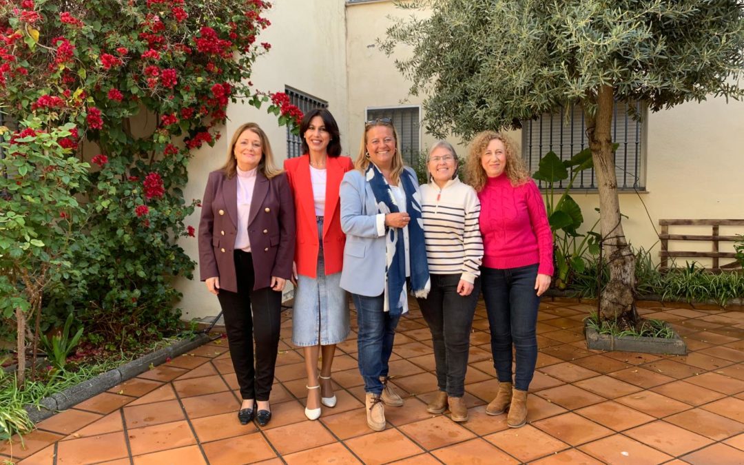 Ángela Hidalgo subraya la labor de la Casa de Acogida de las Hermanas de la Consolación de Linares