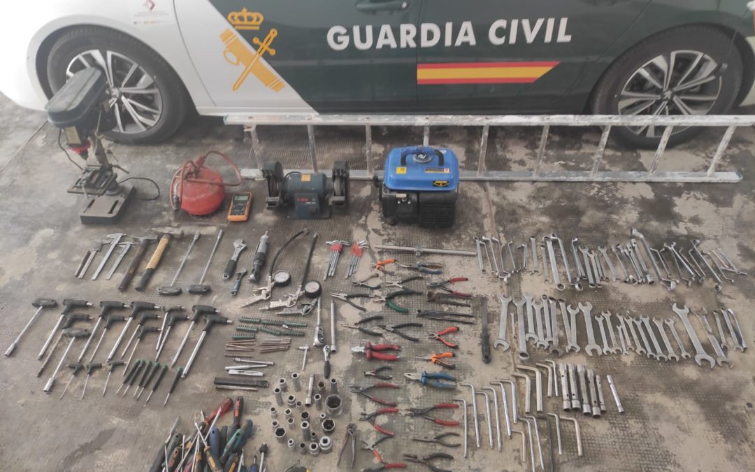 La Guardia Civil investiga a una persona como presunto autor de un Delito de Robo con Fuerza.