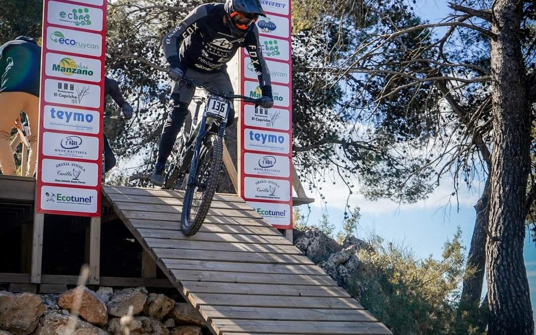 El Linarense  Juanfra Lopez al Mundial de descenso MTB Master