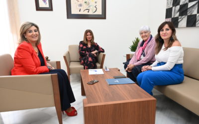 La alcaldesa de Linares reconoce la importante labor que realiza la asociación Aprompsi