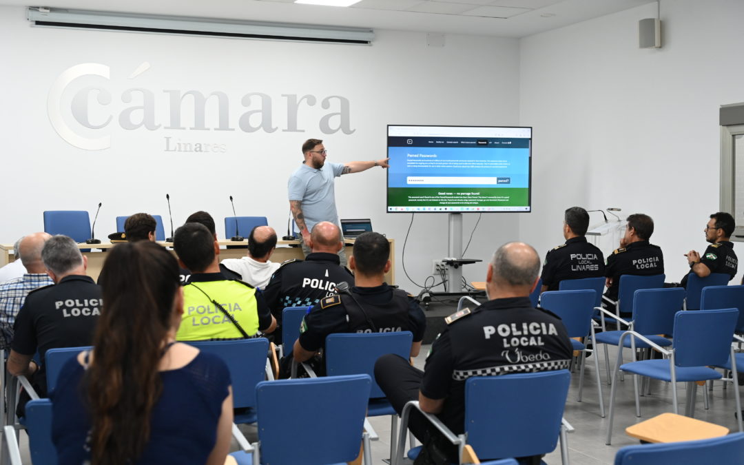 Dieciséis policías locales se forman en una jornada de la ESPLI sobre ciberseguridad