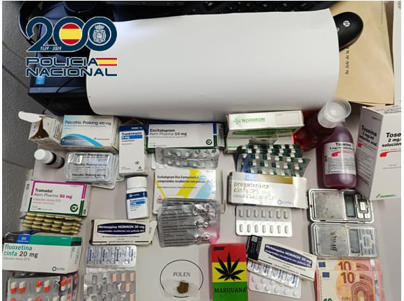 La Policía Nacional detiene en Ubeda  a un joven de 20 años, que traficaba con medicamentos y con sustancias estupefacientes.