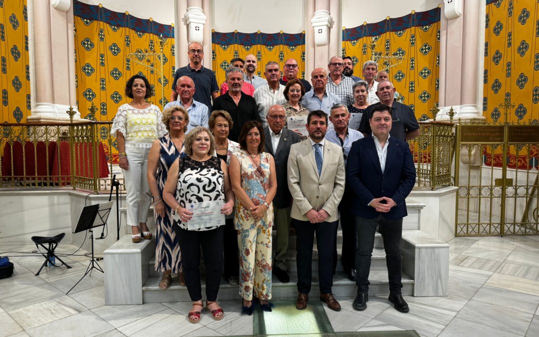 El Centro de Transfusión rinde homenaje a 20  grandes donantes de sangre en Jaén