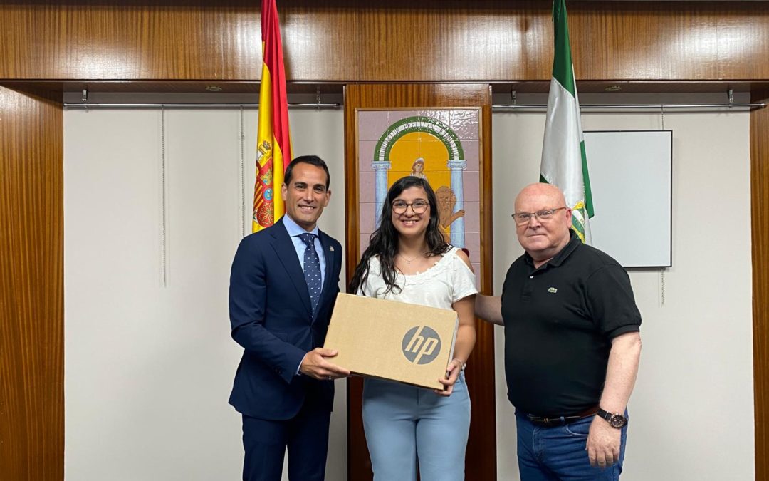 La Linarense Celeste García Vílchez, logra el premio en la modalidad cronica por el Instituto Huarte de San Juan