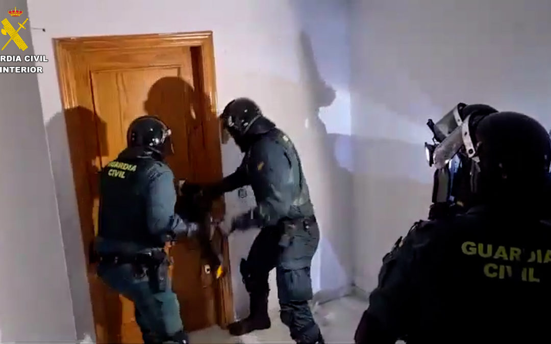 La Guardia Civil desarticula, un grupo criminal muy activo, dedicado al robo en viviendas habitadas.