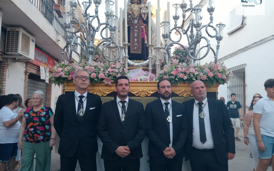 Salió Nuestra Señora del Carmen por las calles de Linares.