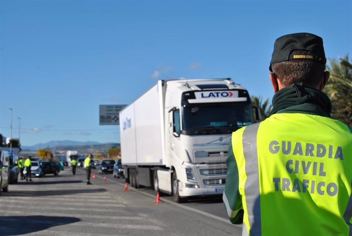 La DGT denuncia más de 1.100 denuncias en las carreteras secundarias de Jaén.