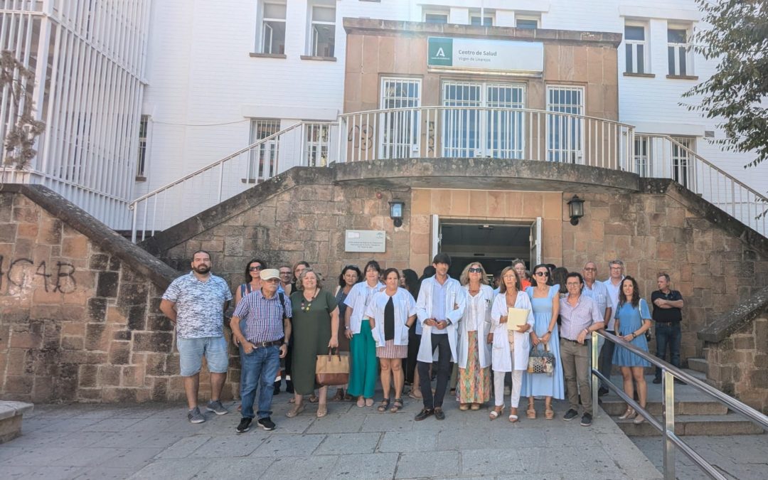 Profesionales sanitarios de Linares rechazan la agresión a una enfermera