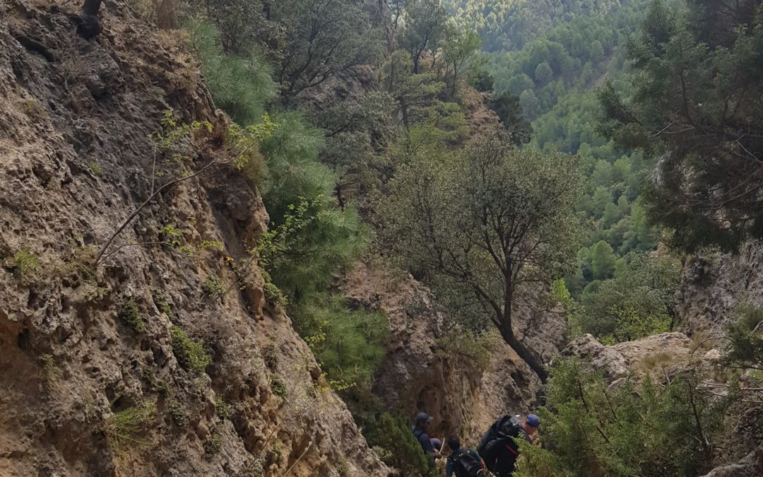 Una mujer ha sido rescatada en una zona escarpada de la Sierra de Segura.